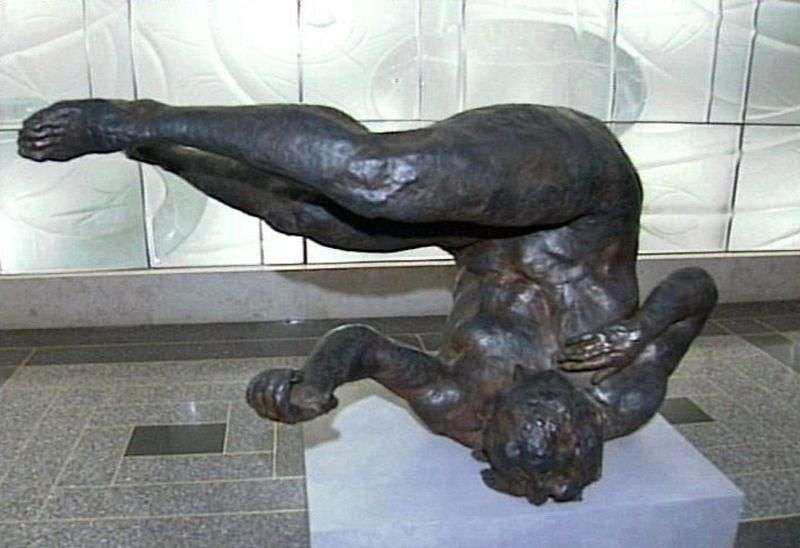 The falling woman. Sculpture by Eric Fishl